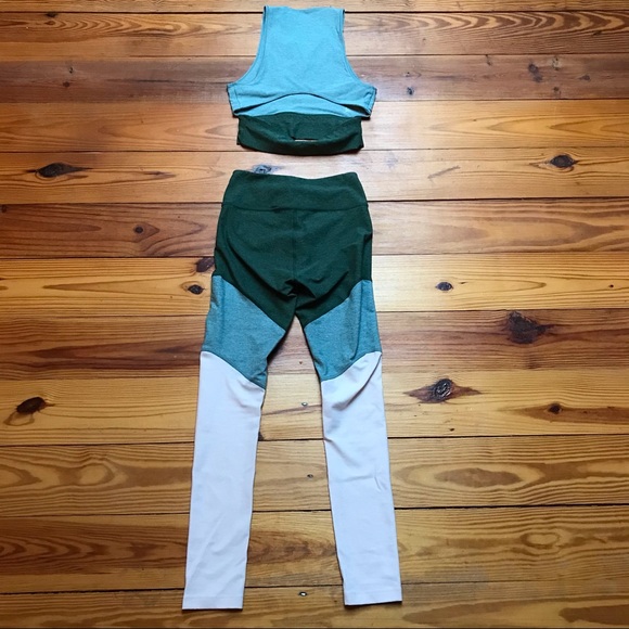 Outdoor Voices Tri-Tone Bra and Leggings, NWOT XS - Picture 15 of 16